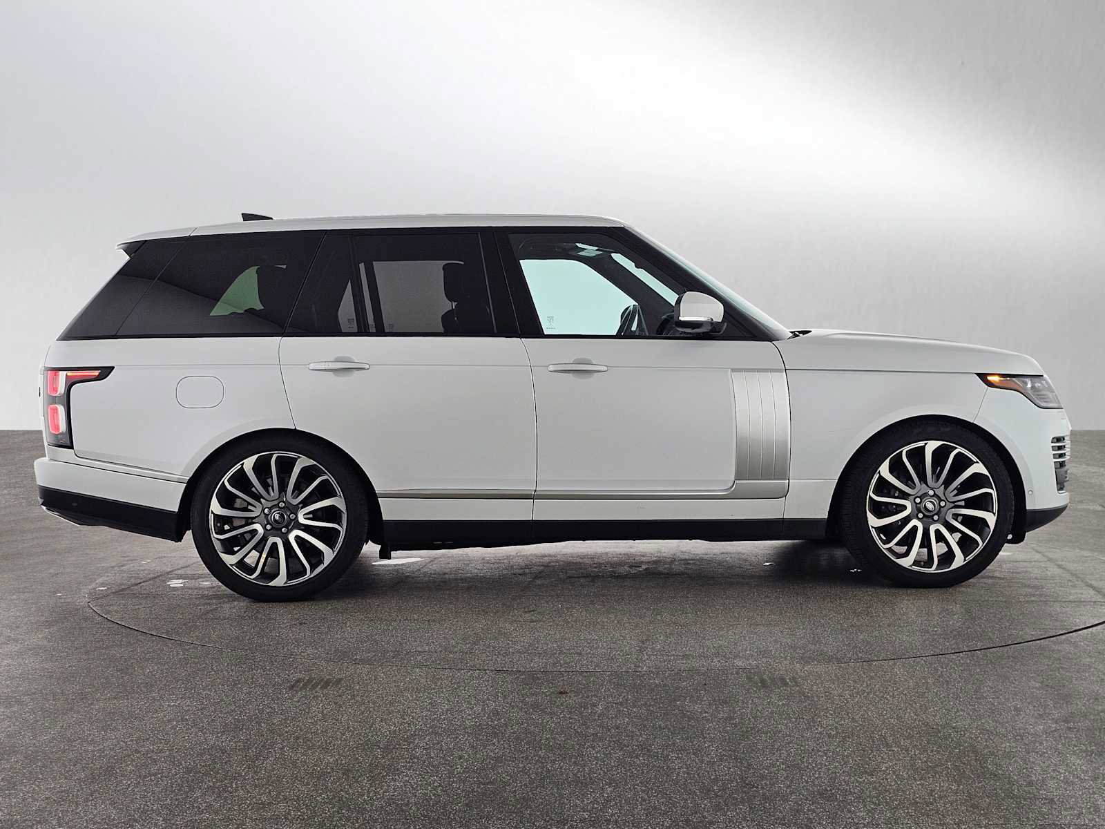 Used 2020 Land Rover Range Rover Autobiography image 6