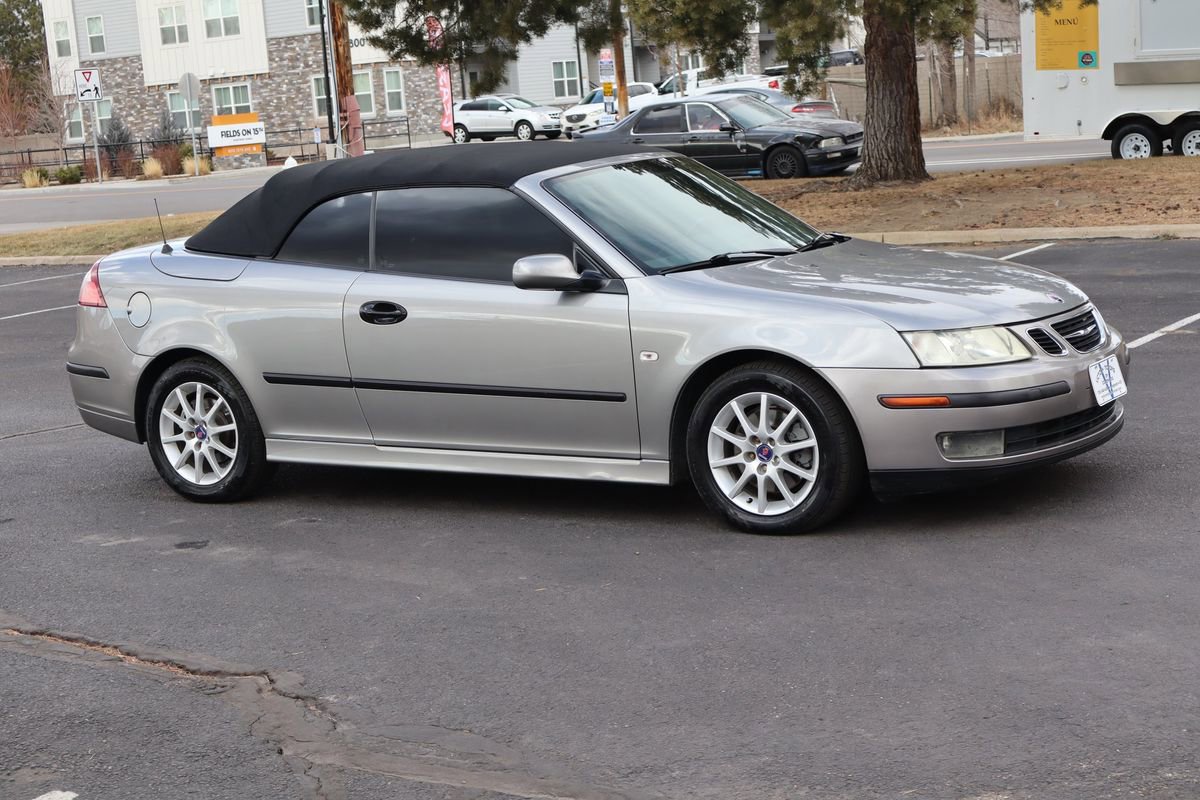 Used 2005 Saab 9-3 Arc image 2