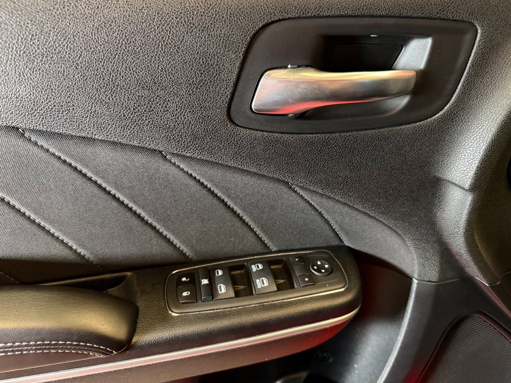 Used 2022 Dodge Charger SXT image 17