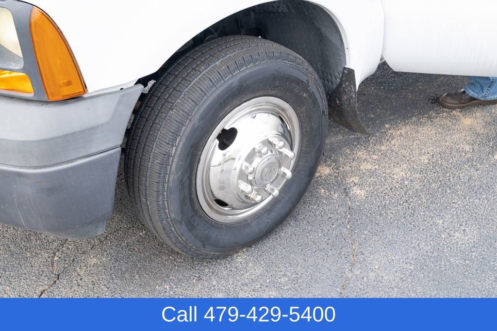 Used 2005 Ford F350 XL image 10