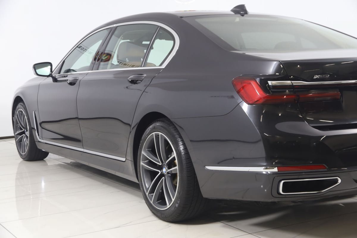 Used 2020 BMW 750i xDrive AWD/4WD image 28