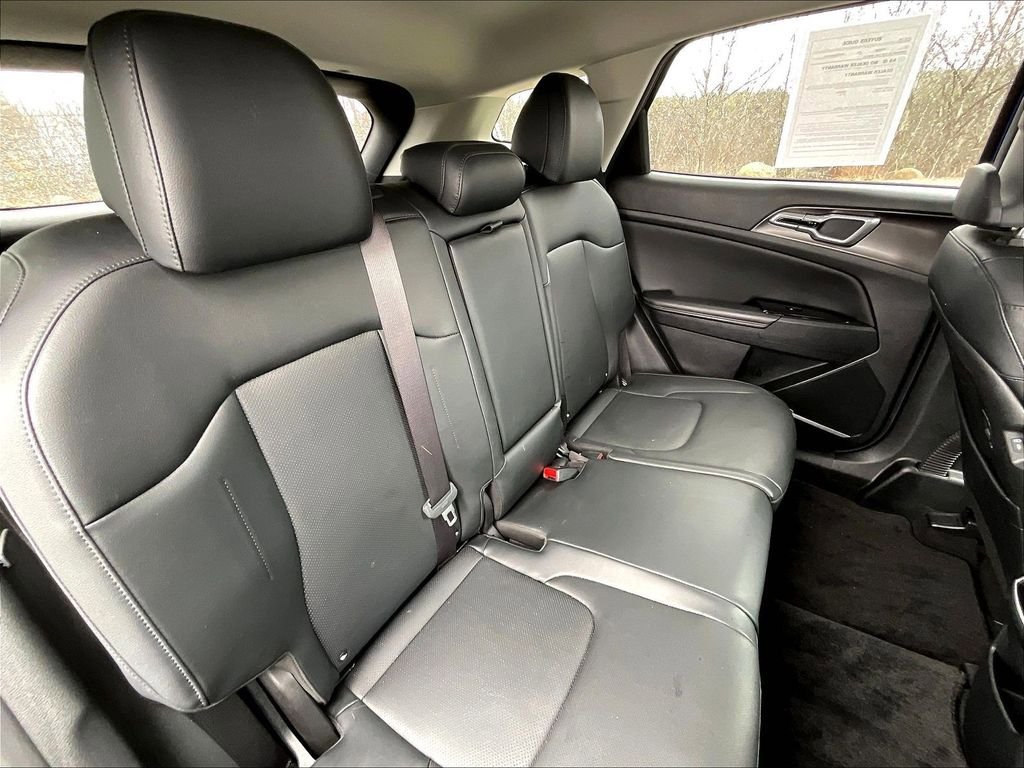 Used 2023 Kia Sportage EX AWD/4WD image 15