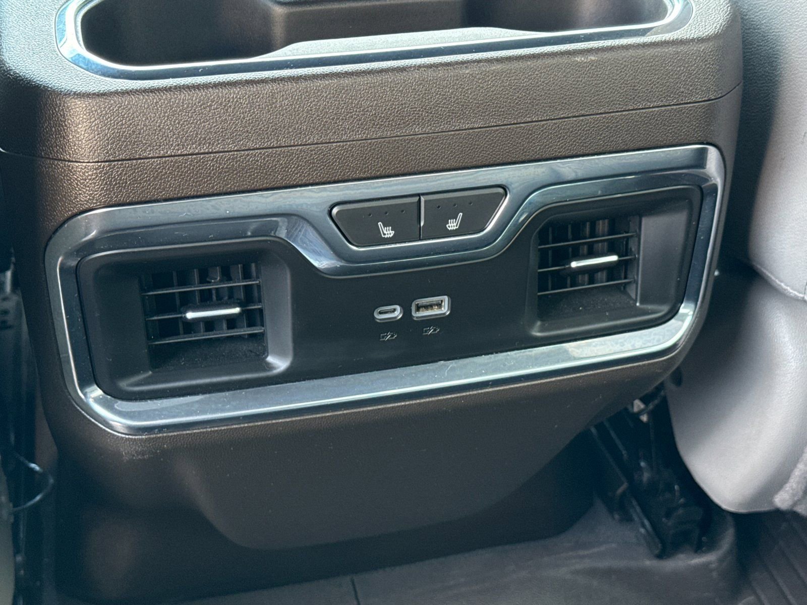 Used 2024 Chevrolet Silverado 3500 LTZ w/ LTZ Convenience Package image 14