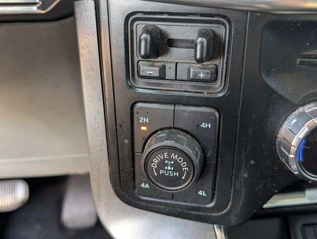 Used 2023 Ford F150 Lariat w/ Trailer Tow Package image 32