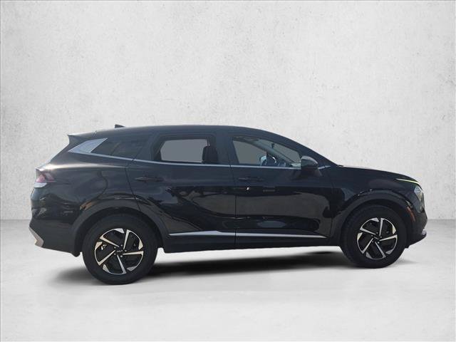 Used 2023 Kia Sportage LX AWD/4WD image 4