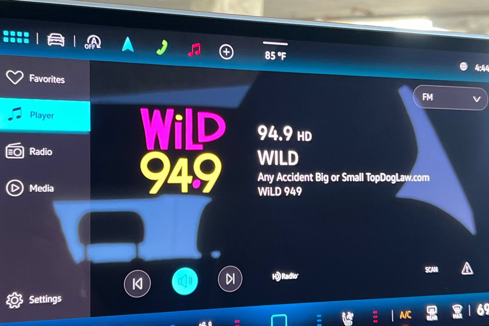 New 2026 Volkswagen Tiguan SEL R-Line AWD/4WD image 18
