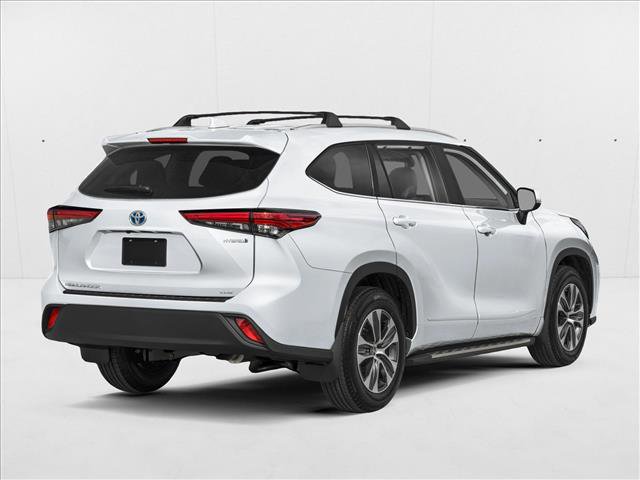 New 2026 Toyota Highlander XLE image 2