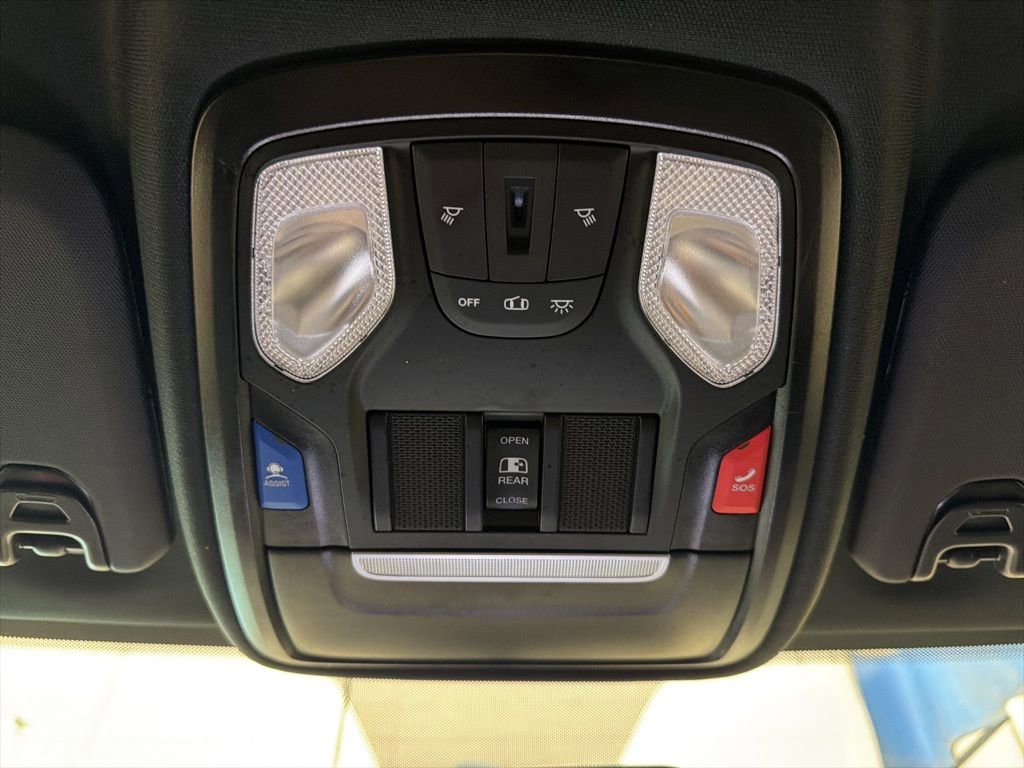 Used 2024 RAM 2500 Tradesman w/ Chrome Appearance Group image 20