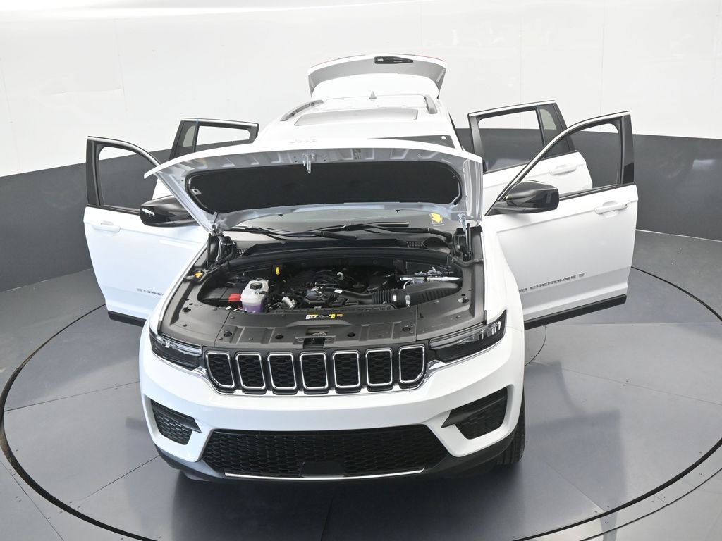 Used 2025 Jeep Grand Cherokee Laredo X RWD image 67