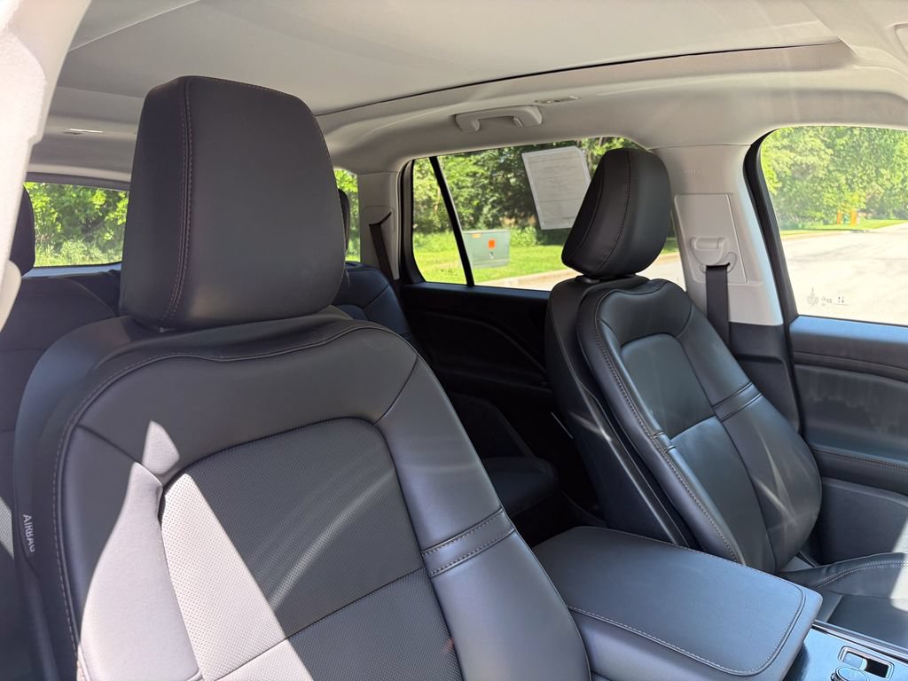 New 2026 Lincoln Aviator AWD image 29
