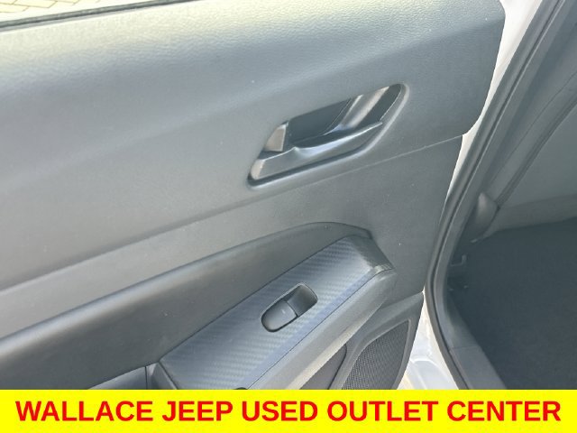 Used 2025 Nissan Altima 2.5 SV FWD image 13