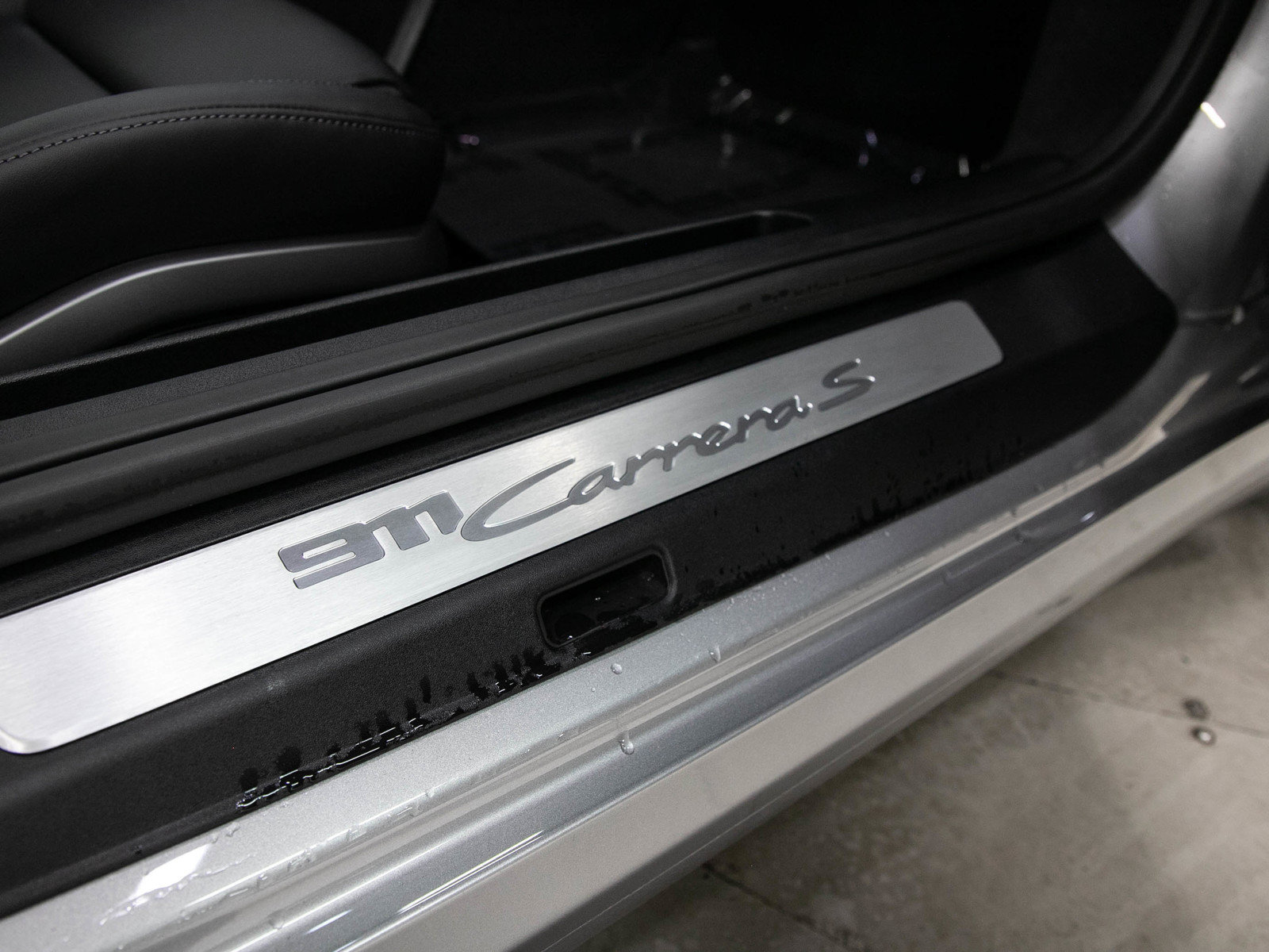 Used 2024 Porsche 911 Carrera S w/ Premium Package RWD image 11