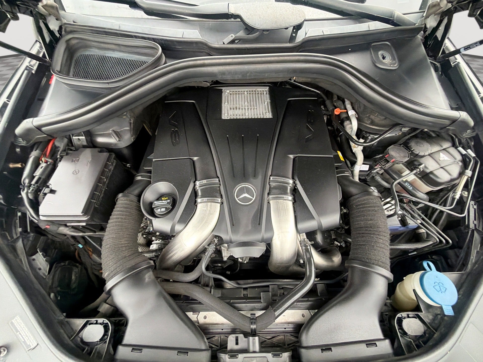 Used 2017 Mercedes-Benz GLS 550 4MATIC image 18