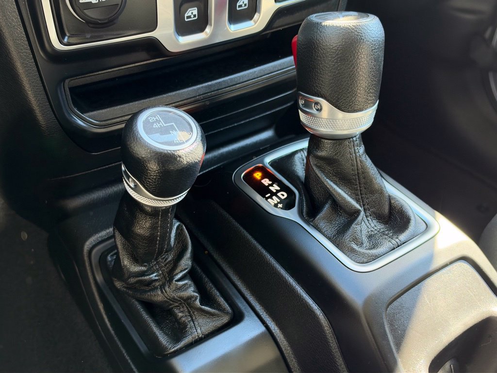 Used 2023 Jeep Wrangler Sport AWD/4WD image 23