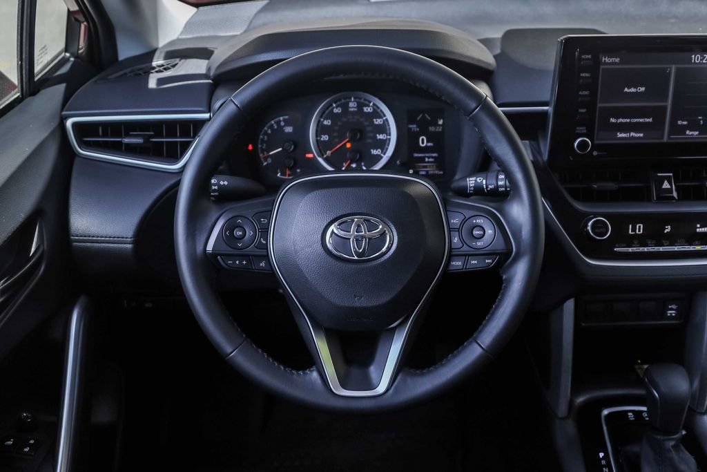 Used 2022 Toyota Corolla Cross LE w/ Moonroof Package AWD/4WD image 27