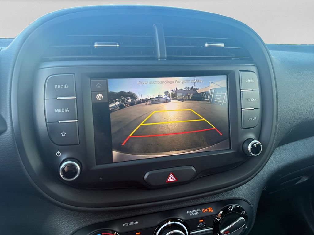 Used 2025 Kia Soul LX w/ LX Technology Package FWD image 24