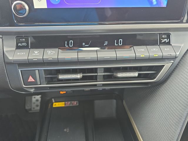 Used 2026 Toyota Camry SE w/ Convenience Package FWD image 24