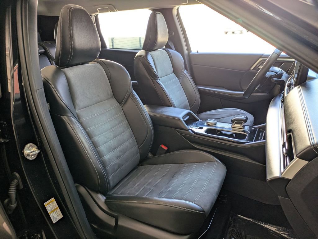 Used 2025 Mitsubishi Outlander SE AWD/4WD image 28