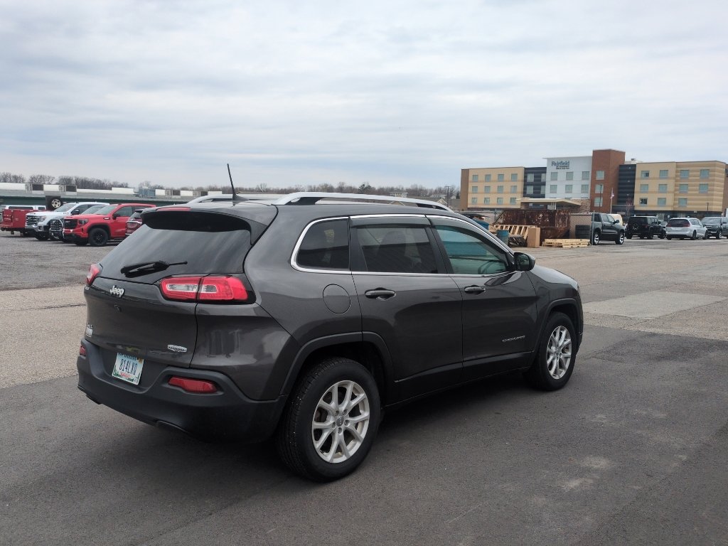 Used 2016 Jeep Cherokee Latitude w/ Comfort/Convenience Group image 6