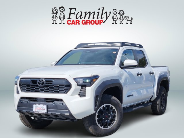 Used 2024 Toyota Tacoma TRD Off-Road AWD/4WD image 1