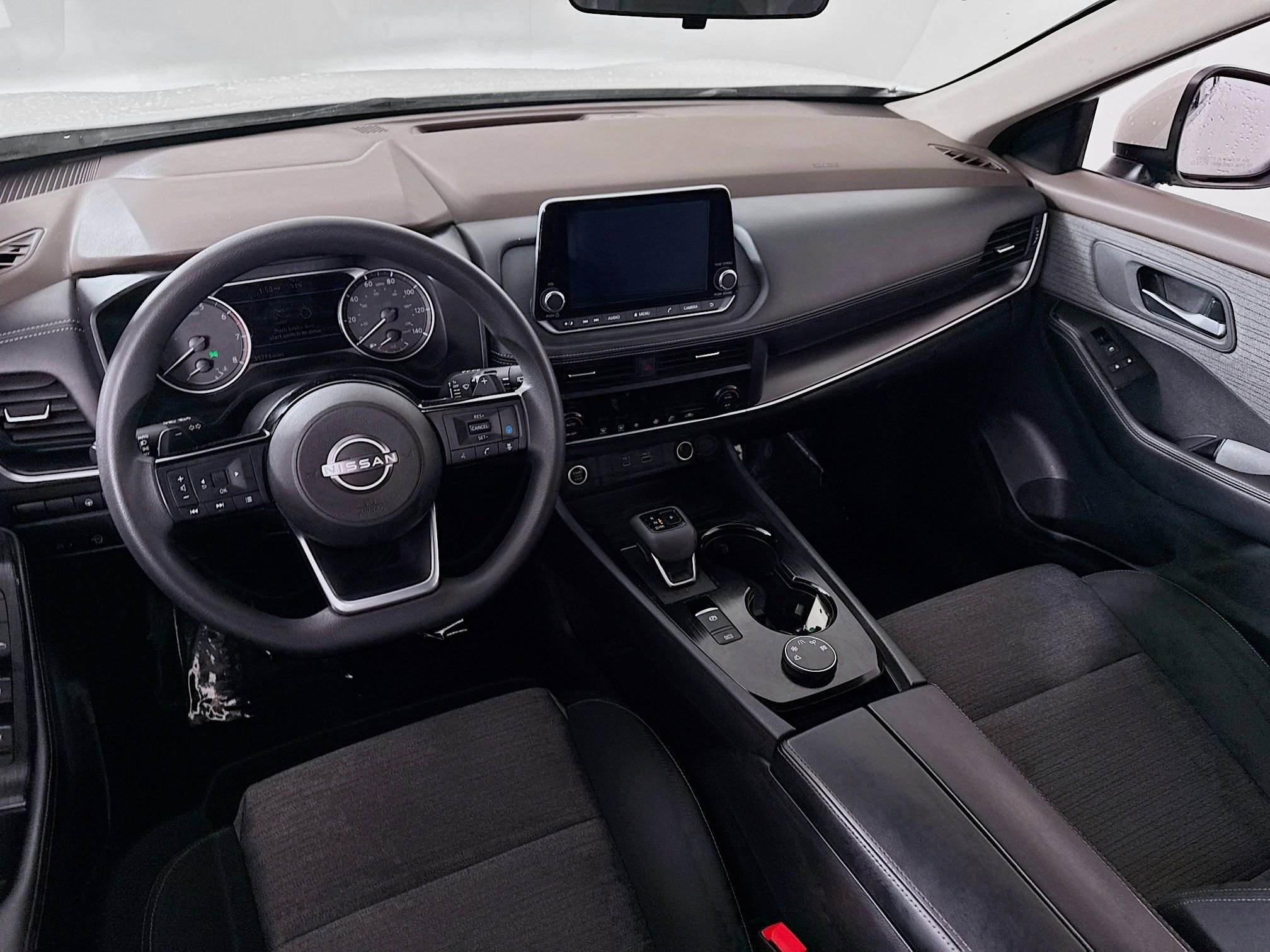 Used 2023 Nissan Rogue SV image 18