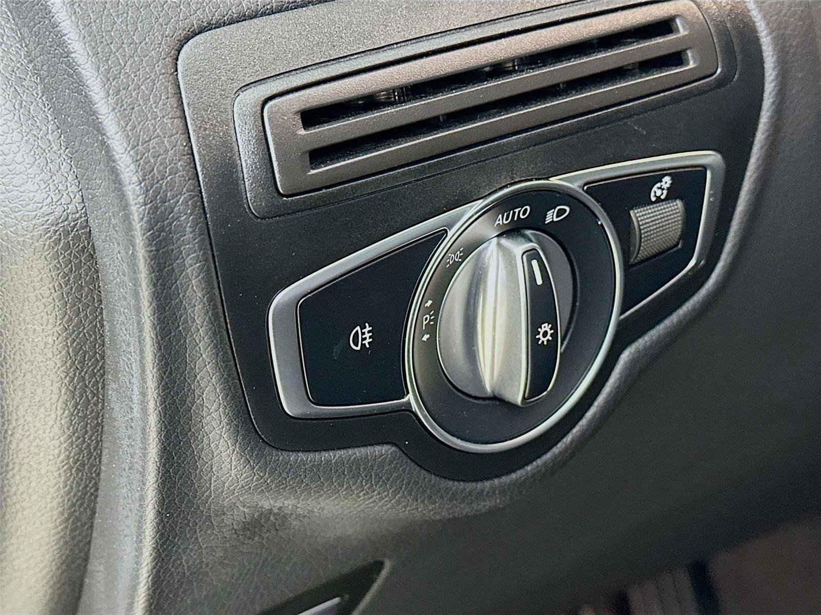 Certified 2022 Mercedes-Benz GLC 300 4MATIC image 10