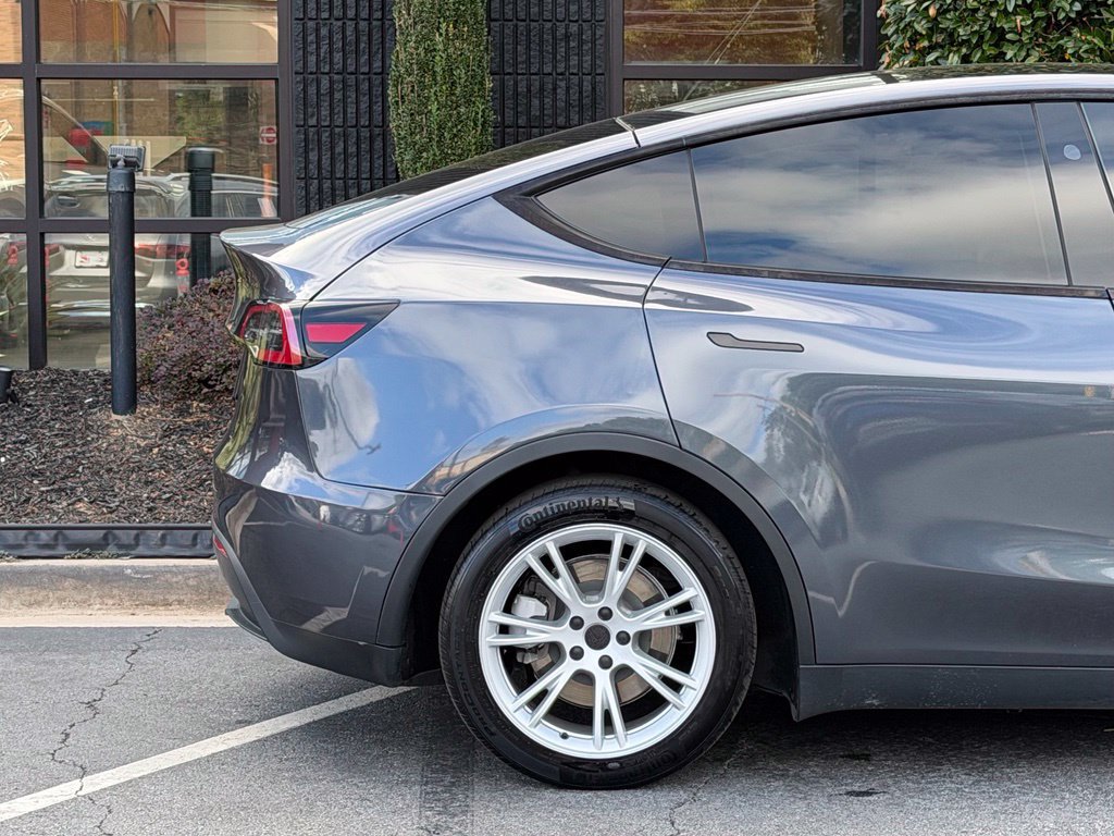 Used 2023 Tesla Model Y 2WD image 22