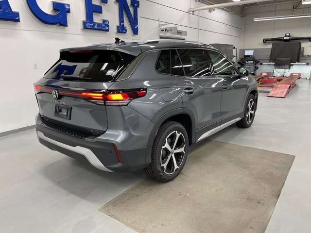 New 2025 Volkswagen Tiguan SE image 4