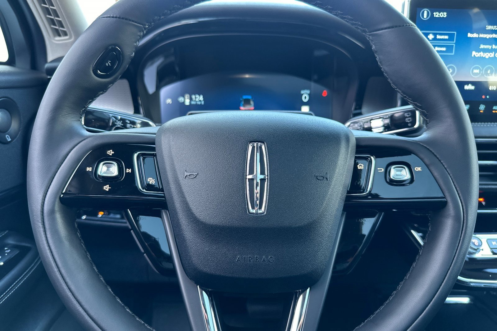 New 2025 Lincoln Corsair Reserve w/ Equipment Group 202A image 21