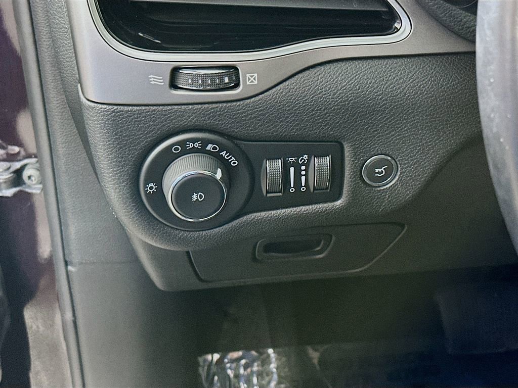 Certified 2021 Jeep Cherokee High Altitude image 18