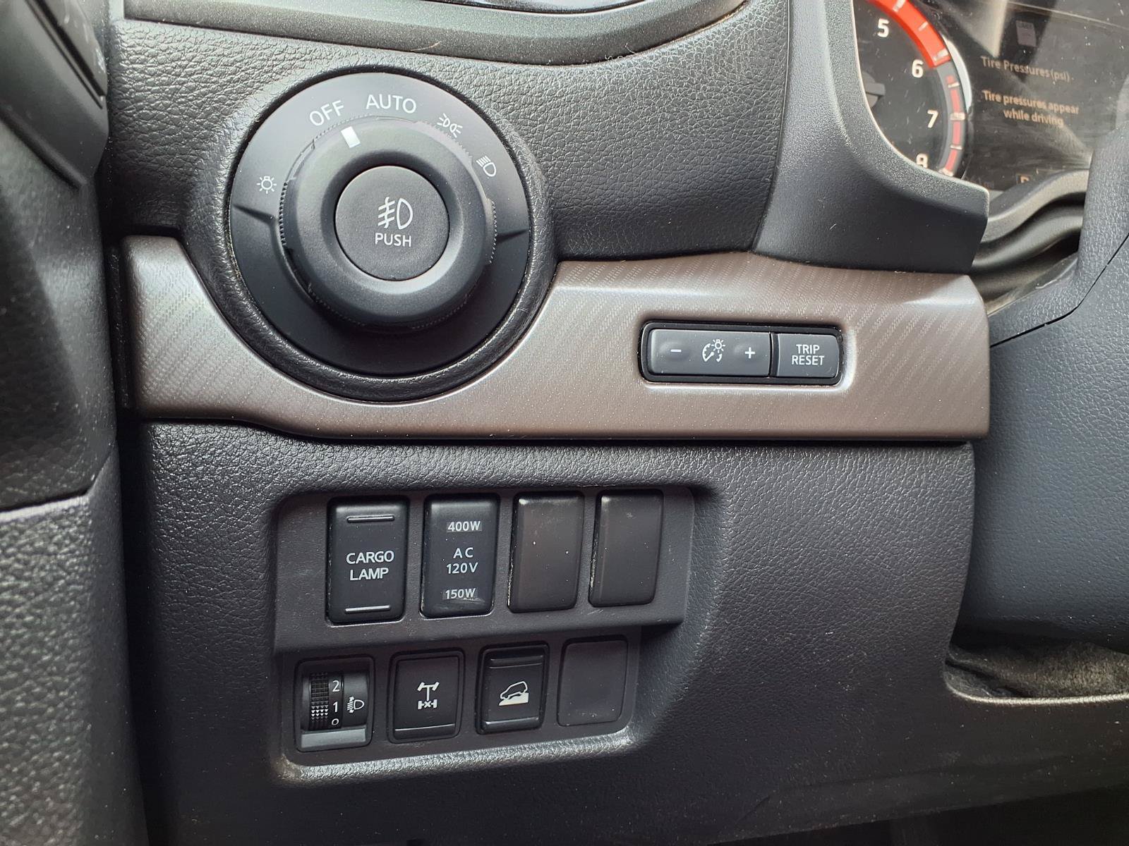 Used 2023 Nissan Titan PRO-4X w/ Pro-4x Convenience Package AWD/4WD image 16