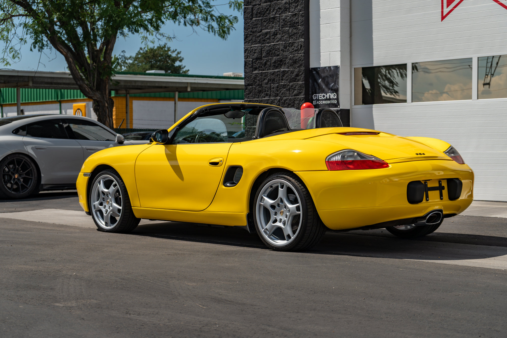 Used 1998 Porsche Boxster RWD image 21