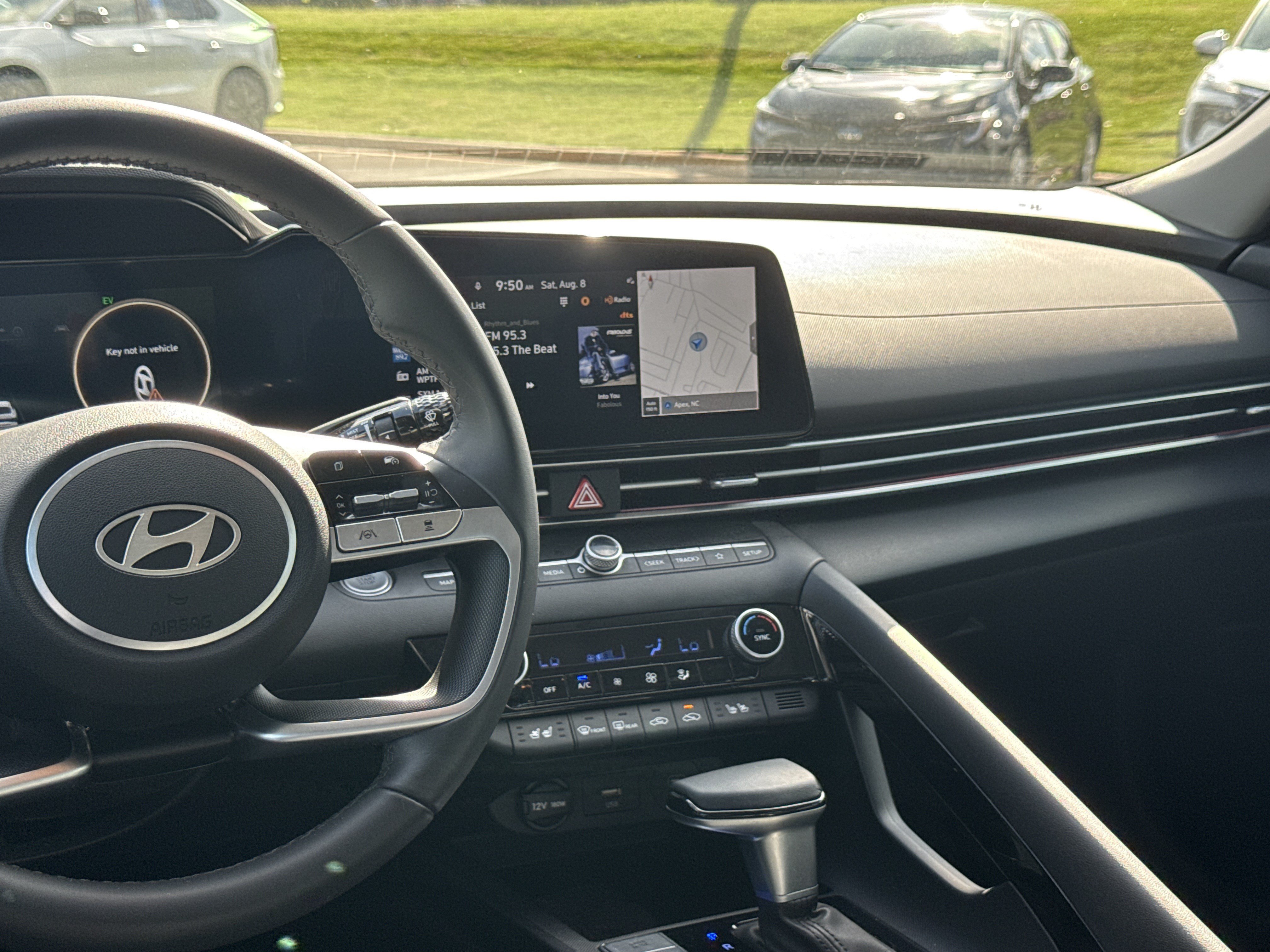 Used 2024 Hyundai Elantra Limited FWD image 31