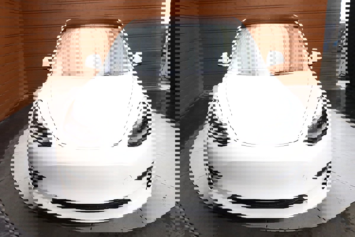 Used 2023 Tesla Model 3 Standard Range image 3