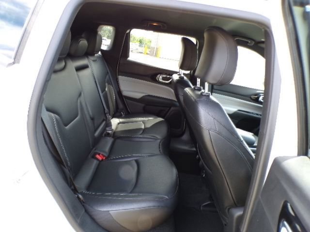 Used 2026 Jeep Compass Limited AWD/4WD image 4