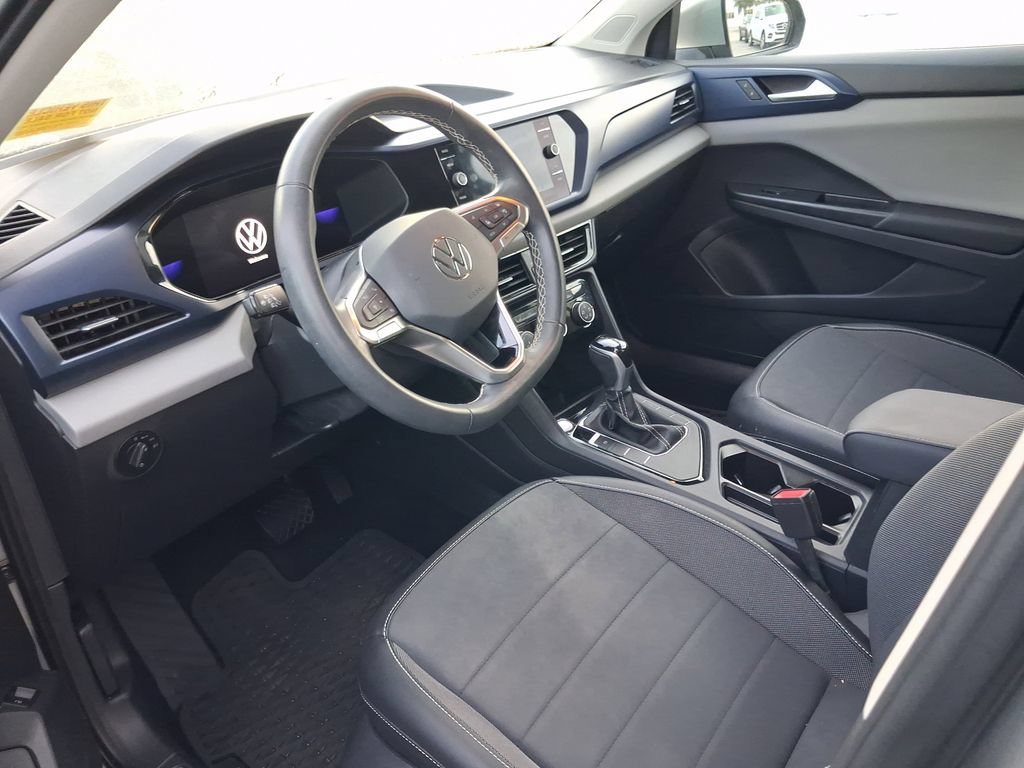 Certified 2023 Volkswagen Taos SE w/ Black Wheel Package FWD image 6