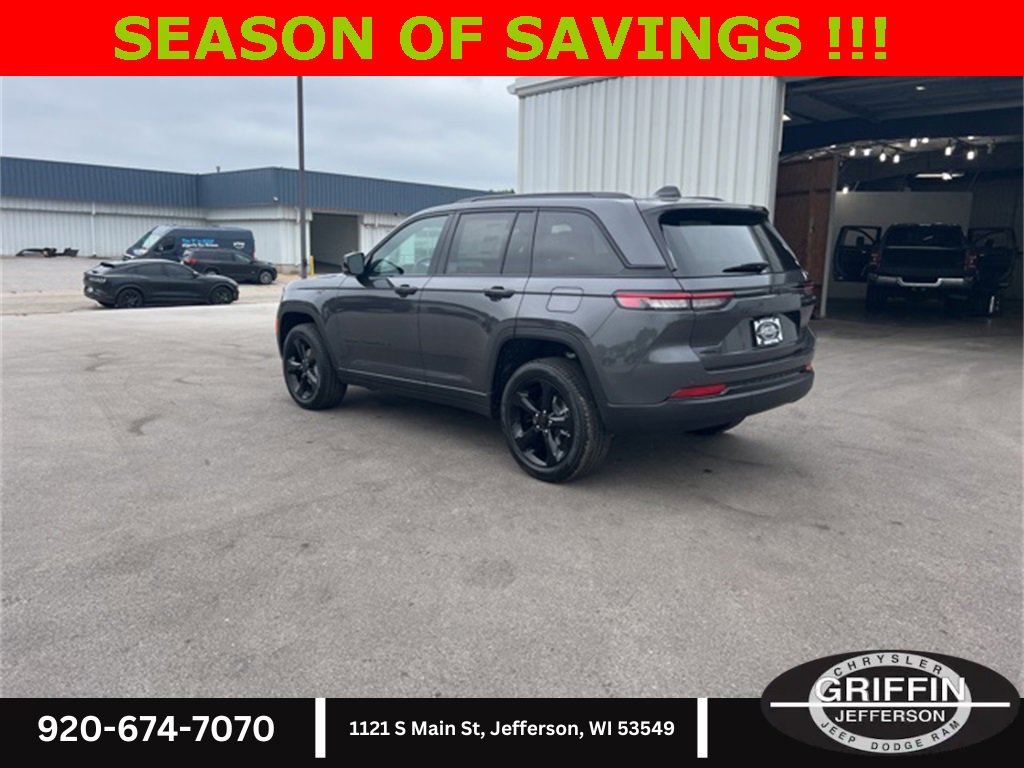 New 2025 Jeep Grand Cherokee Limited w/ Black Appearance Package image 11