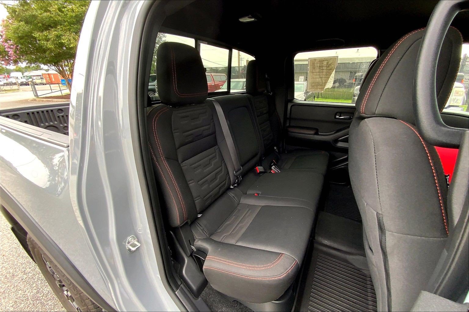 Used 2023 Nissan Frontier PRO-4X w/ Pro Convenience Package AWD/4WD image 31