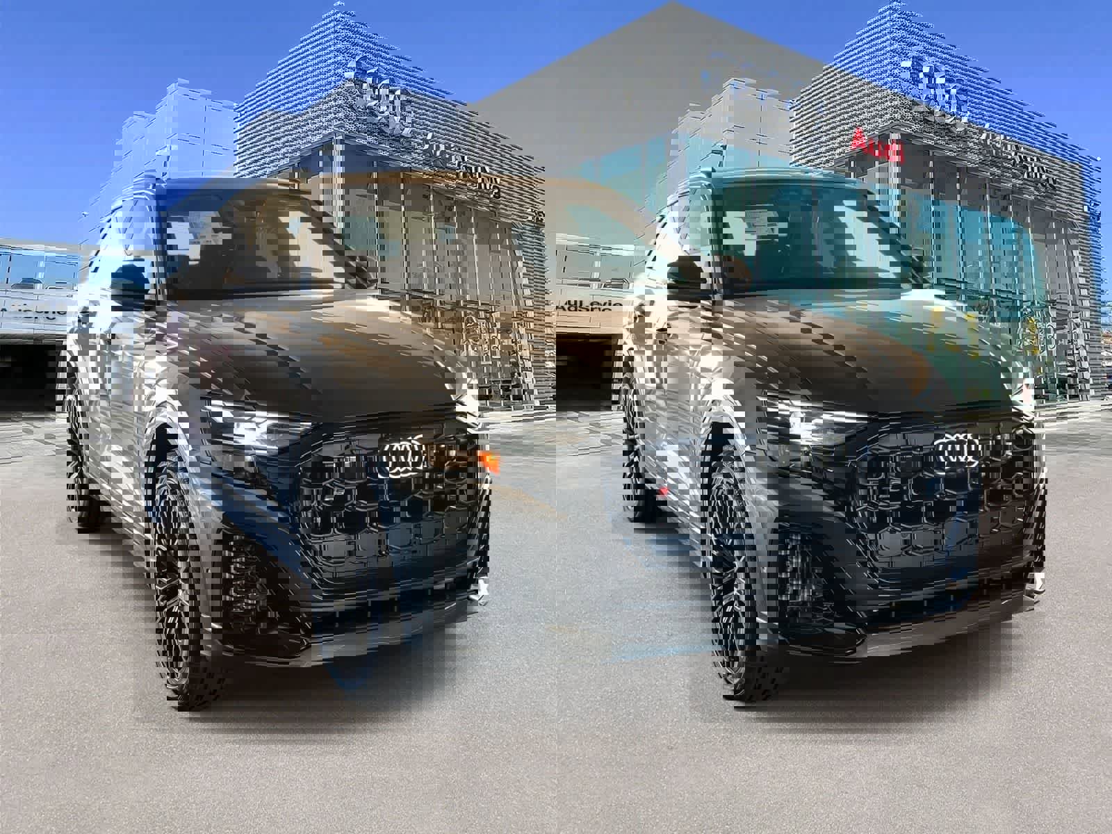 New 2026 Audi SQ8 Premium Plus image 3