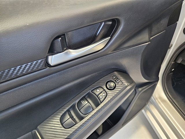 Used 2024 Nissan Altima 2.5 SV image 9