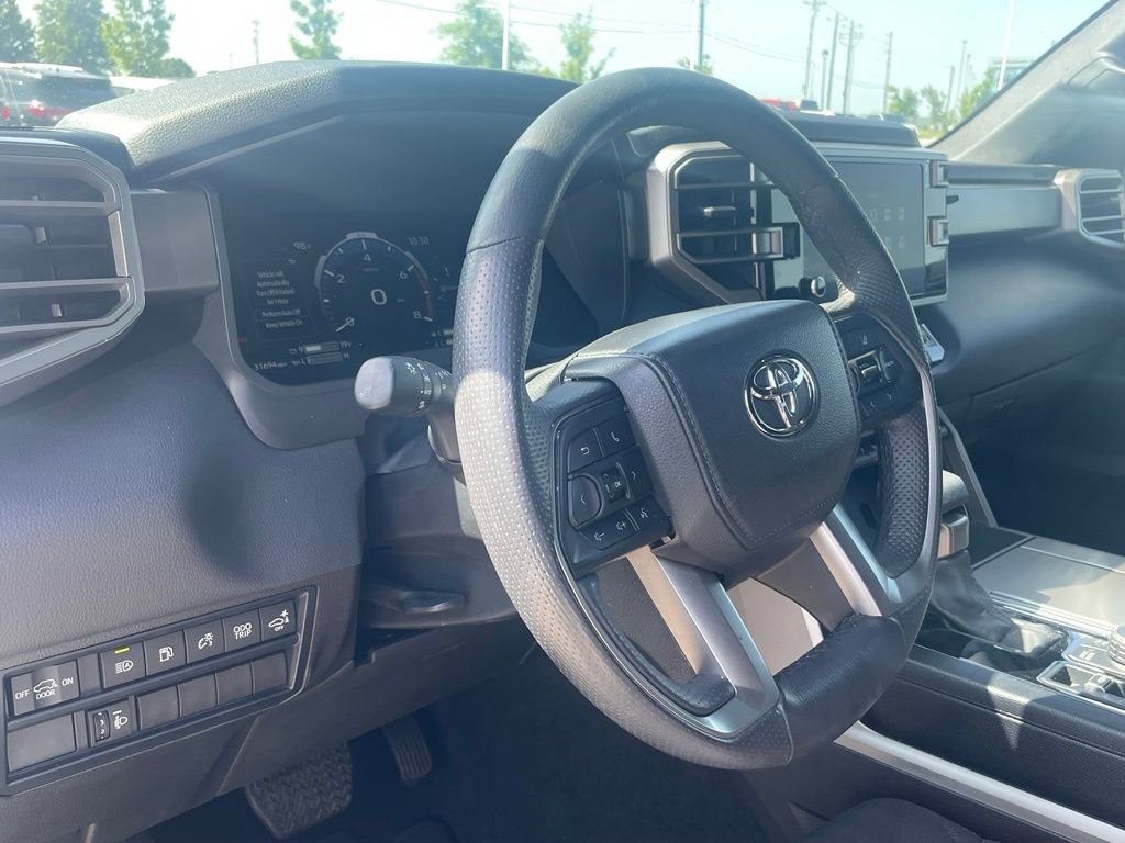 Used 2025 Toyota Sequoia SR5 AWD/4WD image 9