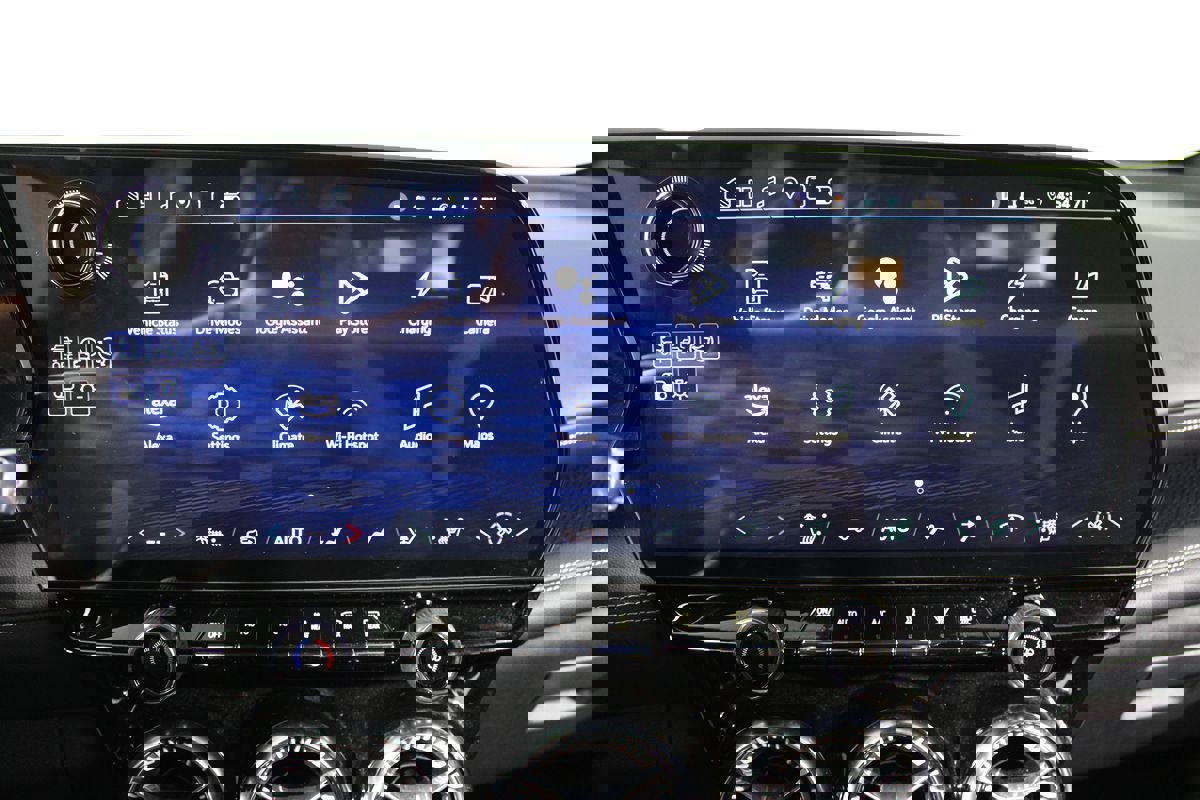 Used 2025 Chevrolet Blazer EV LT image 8