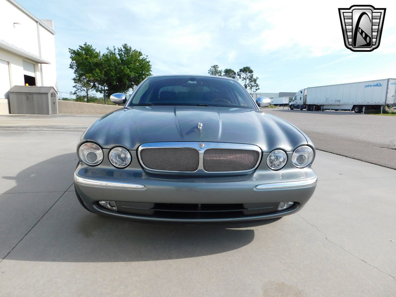 Used 2004 Jaguar XJ8 image 2