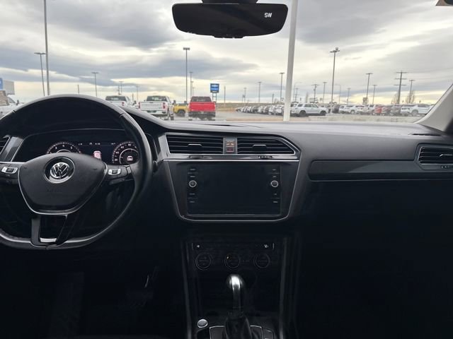 Used 2018 Volkswagen Tiguan SEL Premium image 12