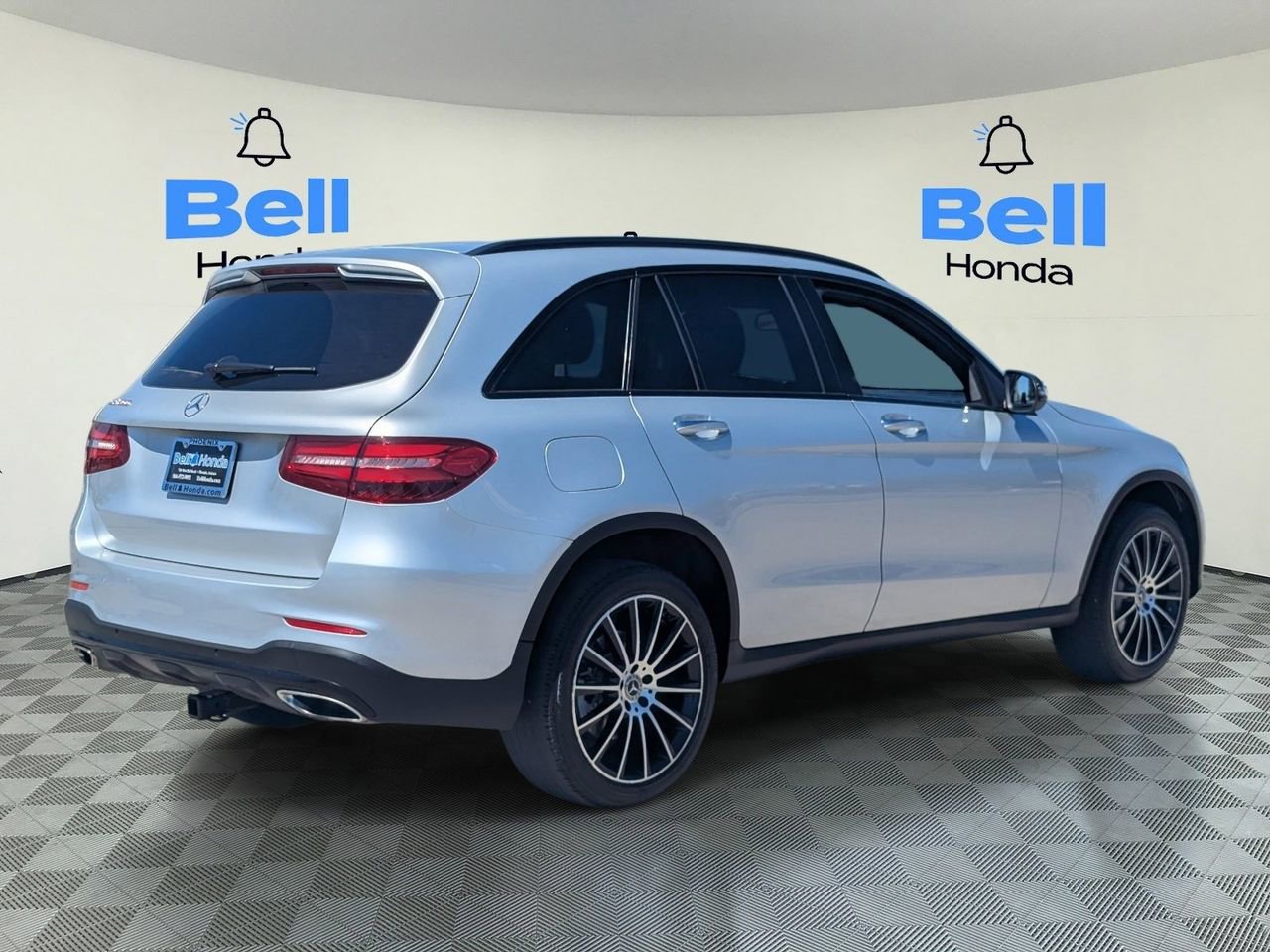 Used 2018 Mercedes-Benz GLC 300 w/ AMG Line image 4