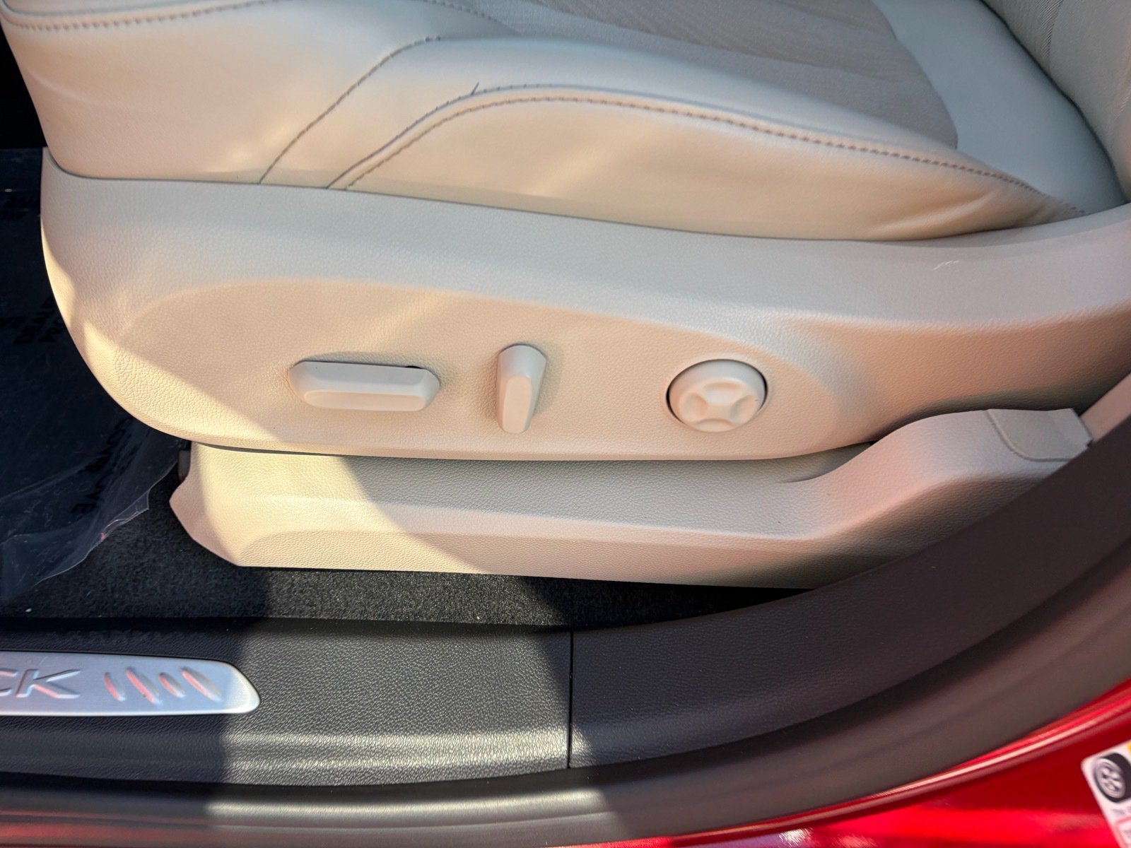Used 2020 Buick Envision Preferred FWD image 13