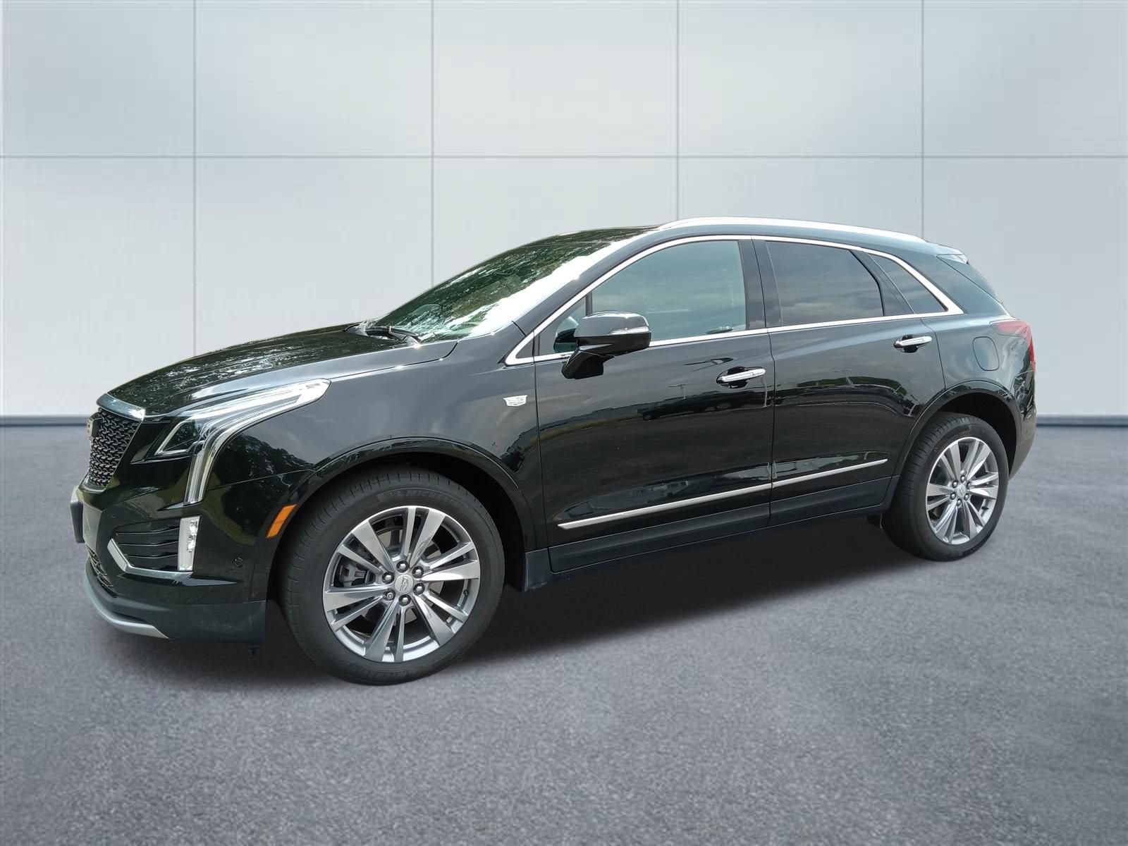 Used 2024 Cadillac XT5 Premium Luxury w/ Technology Package AWD/4WD image 1