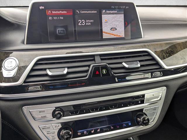 Used 2018 BMW 750i image 15