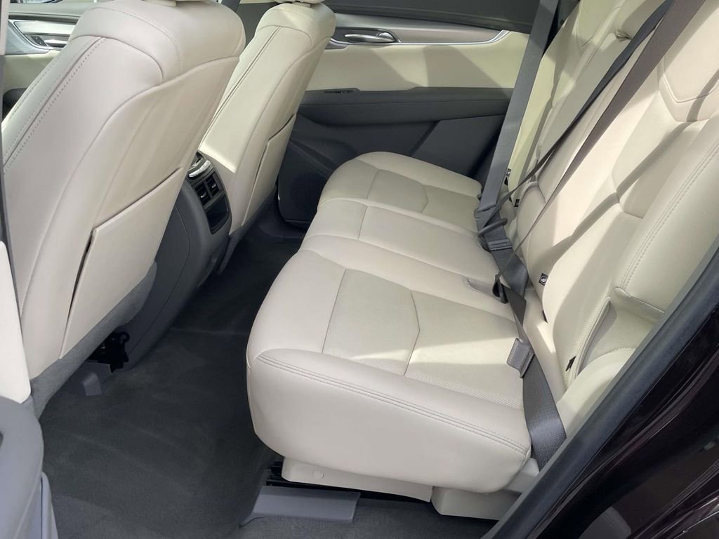 Used 2021 Cadillac XT5 Premium Luxury image 12