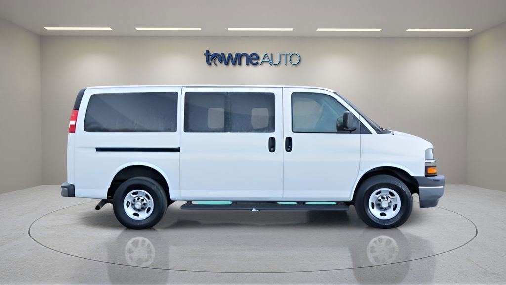Used 2021 Chevrolet Express 3500 LT w/ LT Preferred Equipment Group RWD image 8